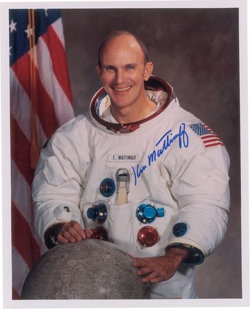 Lot #358 Apollo 13 Signed Photographs - Image 3