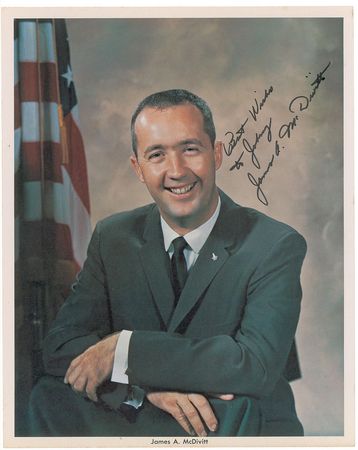 Lot #367 Apollo Astronauts Signed Photographs - Image 10