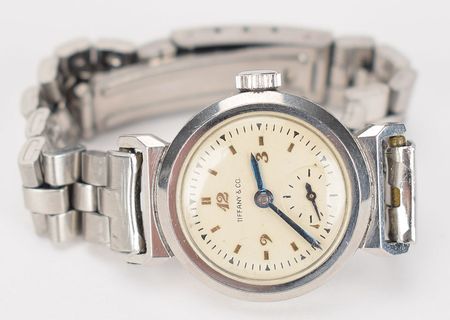 Lot #45 Franklin and Eleanor Roosevelt: FDR's presidential present for the first lady—an elegant Tiffany & Co. wristwatch - Image 1