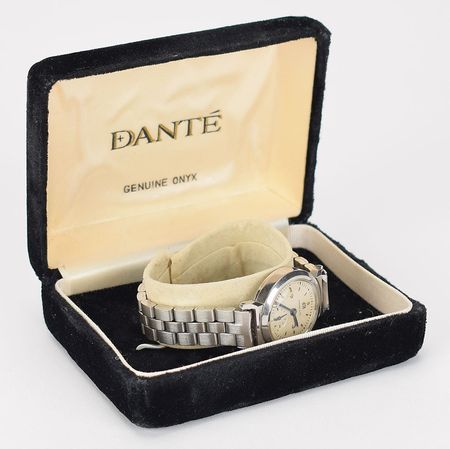 Lot #45 Franklin and Eleanor Roosevelt: FDR's presidential present for the first lady—an elegant Tiffany & Co. wristwatch - Image 3