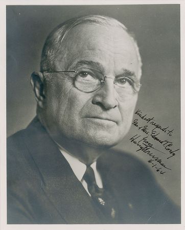 Lot #165 Harry S. Truman Letter and Signed Photograph - Image 1