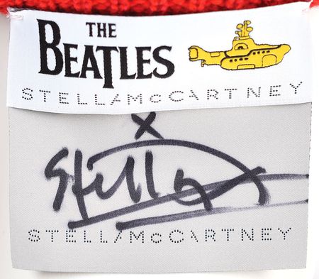Lot #580 Beatles: Stella McCartney and Billie Eilish: One-of-a-kind Beatles jumper and 'Yellow Submarine' record box from the 'All Together Now' collection, signed by Billie Eilish and Stella McCartney - Image 7