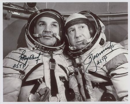 Lot #369 Apollo-Soyuz Signed Photographs - Image 2