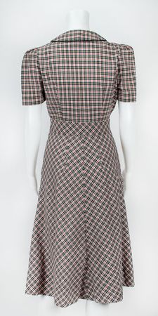Lot #644 Barbra Streisand: Barbra Streisand's screen-worn dress from 1973's The Way We Were, which spawned her first #1 hit - Image 2