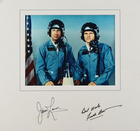 Lot #8071 James Lovell and Frank Borman Signed Photograph - Image 1