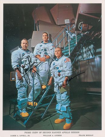 Lot #8391 James Lovell and Frank Borman Signed Photographs - Image 1