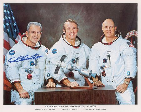 Lot #8546 Deke Slayton Signed Photographs - Image 2
