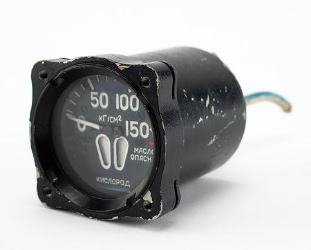 Lot #8561  Buran OK-GLI Oxygen Pressure Gauge - Image 1