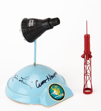 Lot #8529  Mercury-Redstone 4 Liberty Bell Model - Image 2