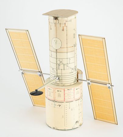 Lot #8699  Hubble Telescope Engineering Paper Model - Image 5