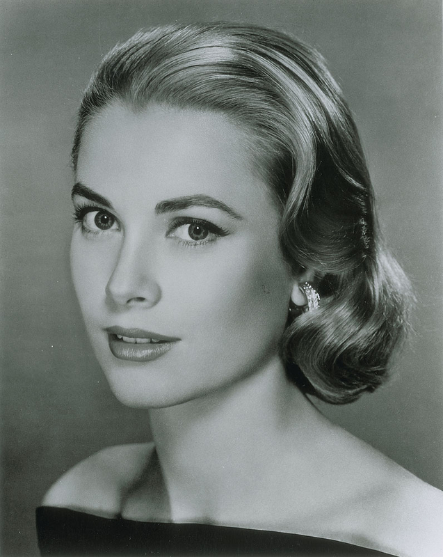 Lot 932 Grace Kelly Signature