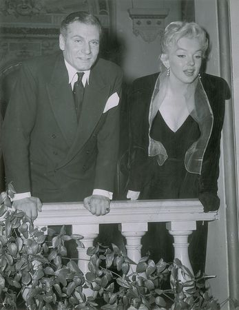 Lot #954 Marilyn Monroe and Laurence Olivier Photograph - Image 1