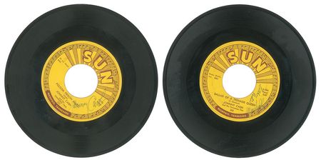 Lot #9138 Johnny Cash and the Tennessee Two Signed 45 RPM Records and Song Book - Image 1
