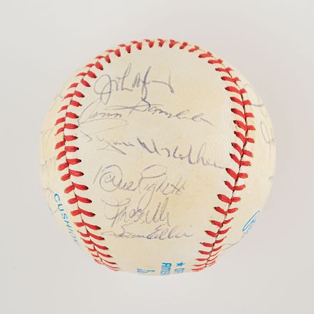 Lot #1133  NY Yankees: 1982 - Image 3