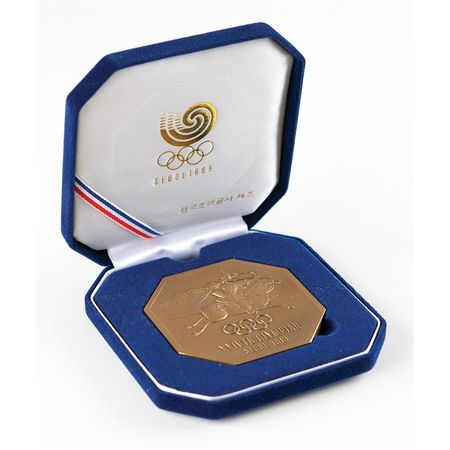 Lot #3111  Seoul 1988 Summer Olympics Press Participation Medal - Image 3