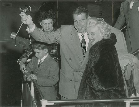 Lot #762 Marilyn Monroe and Joe DiMaggio Photograph - Image 1