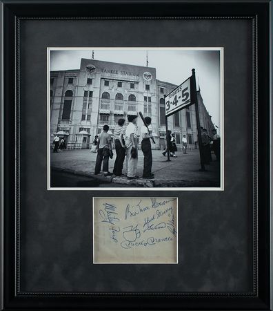 Lot #802 NY Yankees: Mantle and Maris Signatures - Image 1