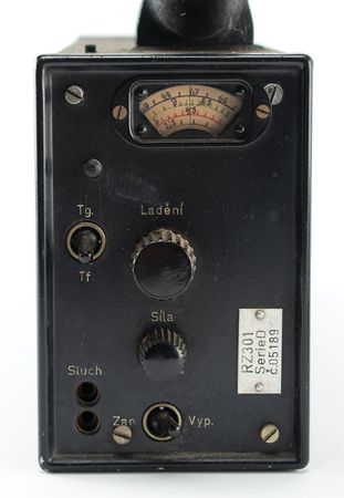 Lot #2122  Czech RZ-301 Radio Detection Unit - Image 3