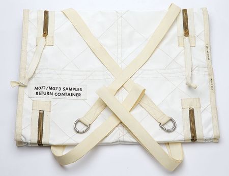 Lot #2190  Apollo and Skylab Beta Cloth Lot of (6) Bags and Containers - Image 5