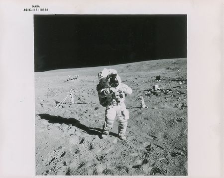 Lot #2208  Apollo Program and Space Shuttle Original Vintage NASA and Press Photograph Archive - Image 6