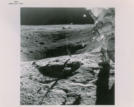 Lot #2208  Apollo Program and Space Shuttle Original Vintage NASA and Press Photograph Archive - Image 7