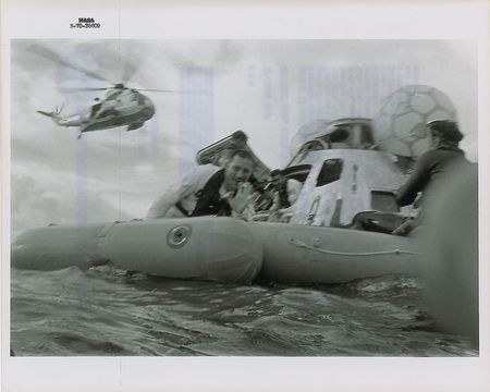 Lot #2208  Apollo Program and Space Shuttle Original Vintage NASA and Press Photograph Archive - Image 20