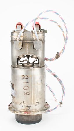 Lot #2195  Apollo Command Module SE-8 Rocket Engine - Image 4