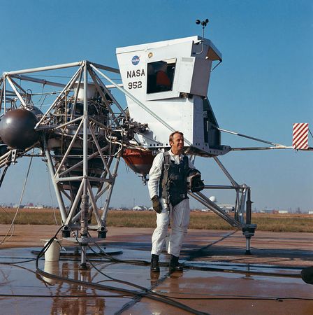 Lot #2198  Apollo Lunar Landing Training Vehicle (LLTV) Flown Rocket Engine - Image 9