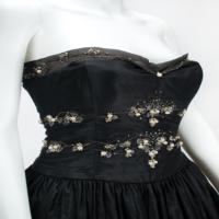 Lot #842 Jennifer Lopez: Worn on stage by J. Lo at the 1999 Oscars - Image 3