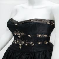 Lot #842 Jennifer Lopez: Worn on stage by J. Lo at the 1999 Oscars - Image 5