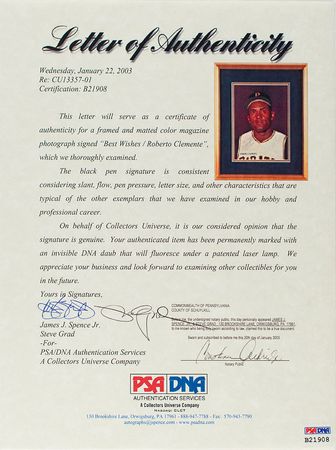 Lot #4032 Roberto Clemente Signed Photograph - Image 3