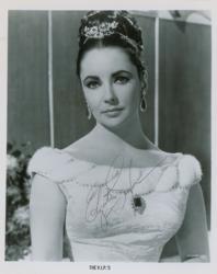 Lot #1193 Elizabeth Taylor Signed Photograph - Image 1