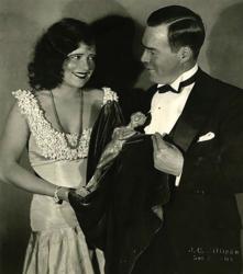Lot #890 Clara Bow 'It' Lamp Lamp - Image 4