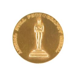 Lot #891 Clarence Sinclair Bull: 1942 Academy Award still photography medal presented to Clarence Sinclair Bull - Image 1