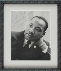 Lot #3002 Martin Luther King, Jr. Signed Photograph - Image 2