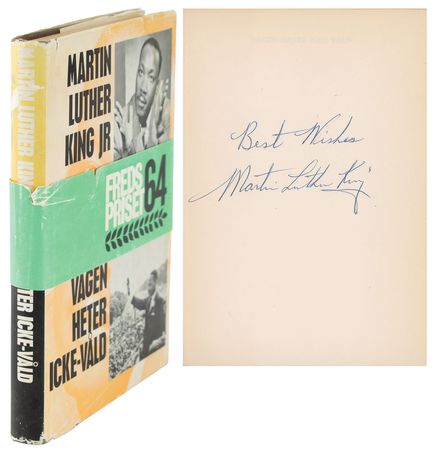 Lot #194 Martin Luther King, Jr: Beautifully signed Swedish translation of Dr. King's Strength to Love - Image 1
