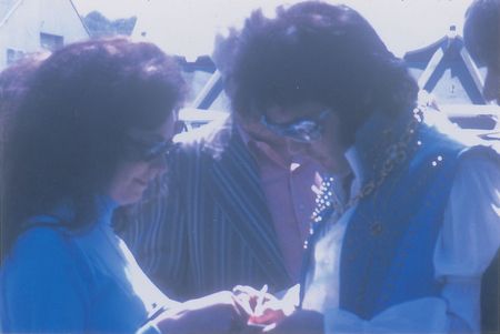 Lot #584 Elvis Presley Signature - Image 5