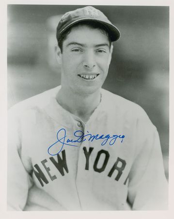 Lot #892 Joe DiMaggio Signed Photographs - Image 1
