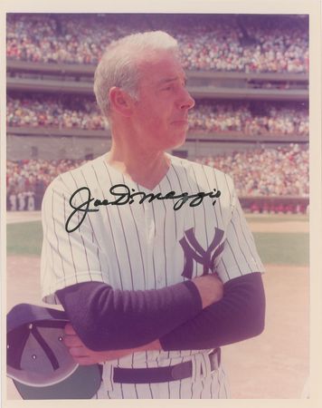 Lot #892 Joe DiMaggio Signed Photographs - Image 3