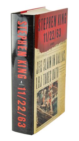 Lot #534 Stephen King Book - Image 3