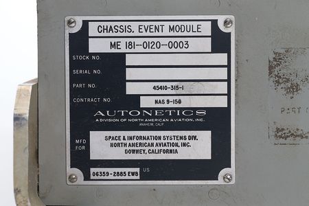 Lot #4082  Apollo Signal Conditioner Chassis - Image 3