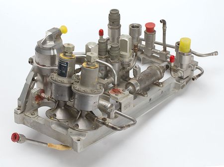 Lot #4550  Satellite Helium Regulator Assembly - Image 2