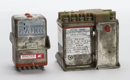 Lot #4088  Apollo Block II Overcurrent Sensor and Transfer Switch - Image 2