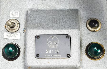 Lot #4508  JPL Carl Zeiss SMK 120 Stereo Photogrammetry Camera and Tripod - Image 10