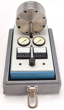 Lot #279  Hydrogen/Oxygen Fuel Cell Demonstrator - Image 3