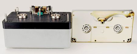 Lot #4563  Aircraft Flight Controller Data Recorder - Image 1