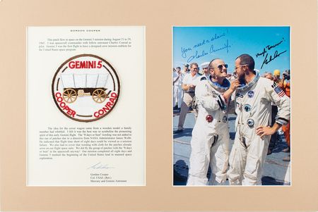Lot #4042 Gordon Cooper's Gemini 5 Flown Patch with Signed Photograph - Image 1