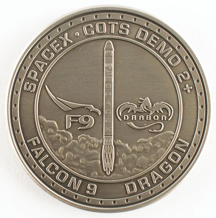 Lot #4518  SpaceX Dragon COTS-2 Employee Medallion - Image 1