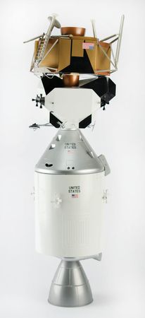 Lot #4490  Apollo Command Service and Lunar Module Model - Image 3