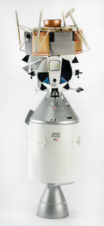 Lot #4490  Apollo Command Service and Lunar Module Model - Image 5